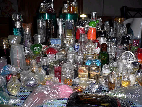 收藏了500多瓶香水-从败家变身为卖家